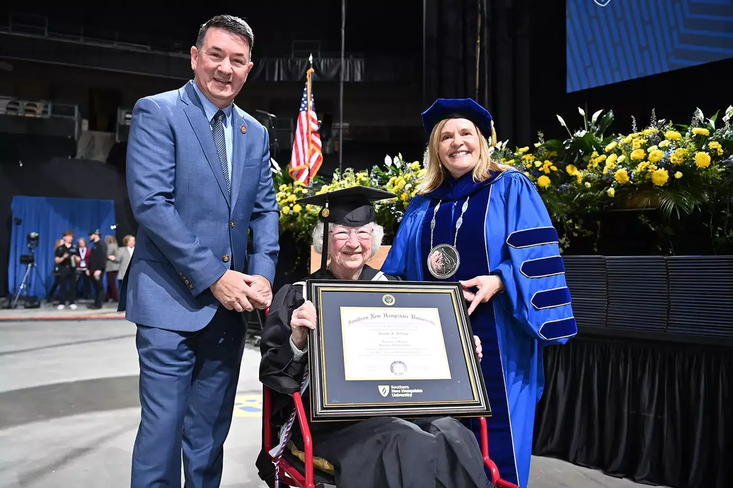 Great-grandmother earns college degree